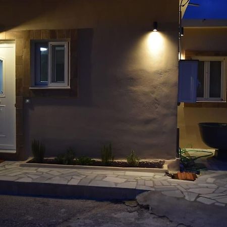 O Palaios Fournos Tou Andrea Apartment อาร์กอสโตลี ภายนอก รูปภาพ