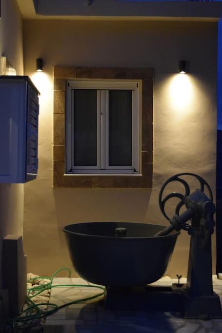 O Palaios Fournos Tou Andrea Apartment อาร์กอสโตลี ภายนอก รูปภาพ