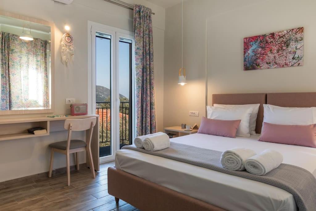 O Palaios Fournos Tou Andrea Apartment อาร์กอสโตลี ภายนอก รูปภาพ