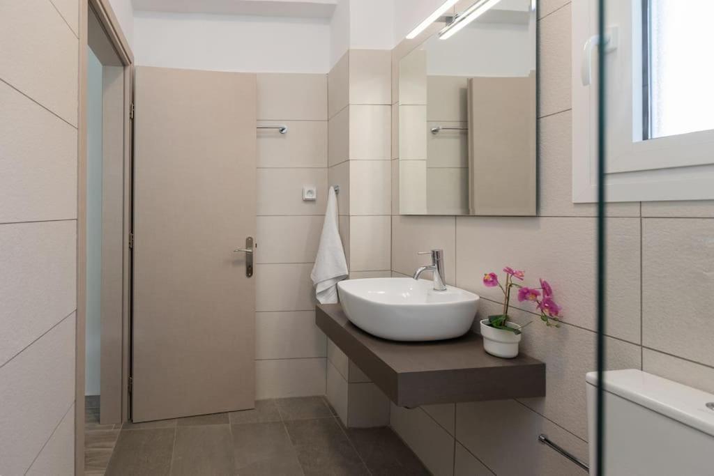 O Palaios Fournos Tou Andrea Apartment อาร์กอสโตลี ภายนอก รูปภาพ