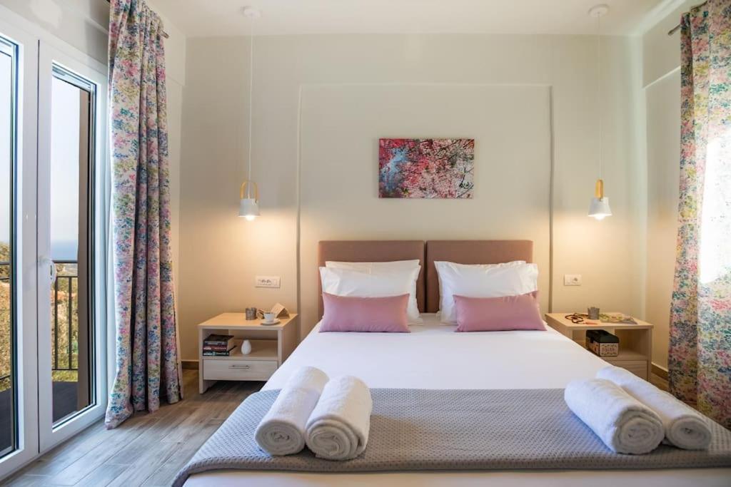 O Palaios Fournos Tou Andrea Apartment อาร์กอสโตลี ภายนอก รูปภาพ